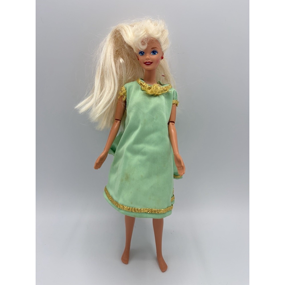Mattel Barbie Doll 1993 Twist Turn TNT Articulated Blonde Hair Green Outfit